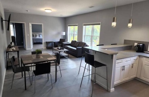 Downtown Niagara Falls House | Townhomes at the Falls - 310 B upper - Buffalo Aven2 Blocks from the Falls!