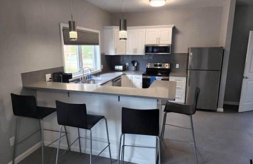 Downtown Niagara Falls House | Townhomes at the Falls - 310 B upper - Buffalo Aven2 Blocks from the Falls!