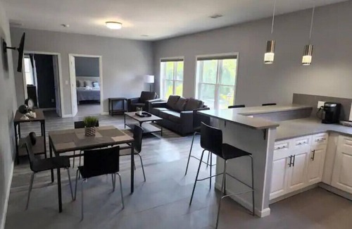 Downtown Niagara Falls House | Townhomes at the Falls - 312 D Upper - Buffalo Aven2 Blocks from the Falls!