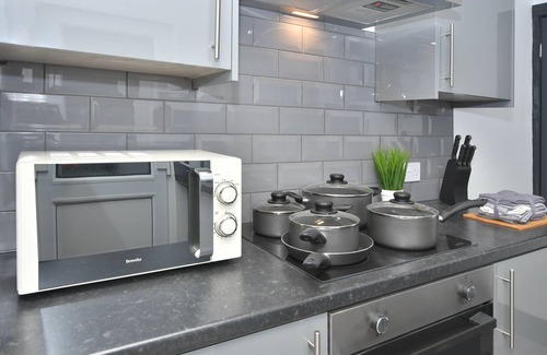 Crewe House | Townhouse @ 101 Lord Street Crewe – Superior Double with TV