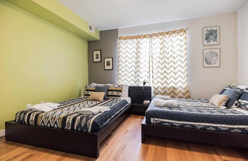 West Poplar Bed & Breakfast | Townhouse - 5 mins Center City -Convention Center