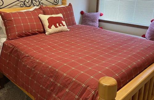 Okanagan-Similkameen Hotel | Townhouse backing onto the skating loop
