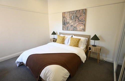 Glen Iris Apartment | Townhouse in Glen Iris