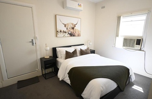 Glen Iris Apartment | Townhouse in Glen Iris