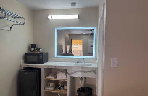 Brawley Hotel | Townhouse Inn & Suites