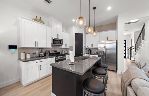 OST - South Union House | Townhouse Nr DT & Med Center | Games | Pet | WiFi