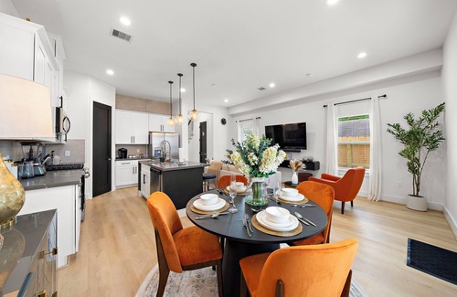 OST - South Union House | Townhouse Nr DT & Med Center | Games | Pet | WiFi