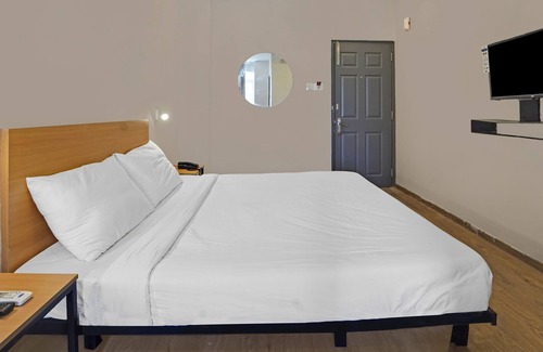 Perungudi Hotel | Townhouse OMR