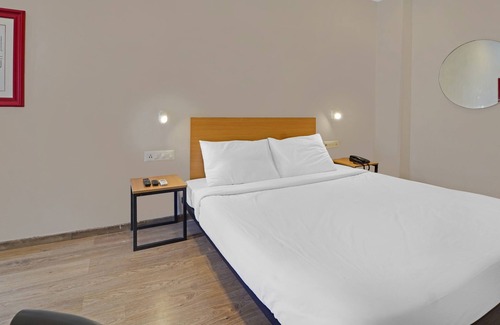 Perungudi Hotel | Townhouse OMR