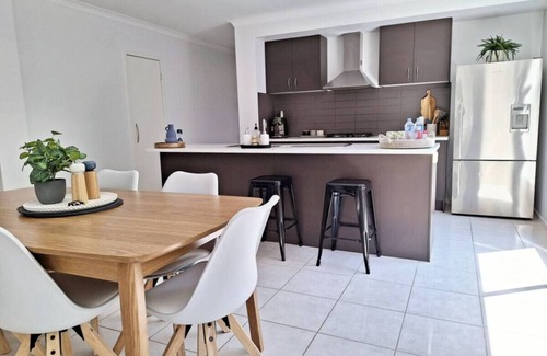 Shepparton South House | Townhouse on Greybox