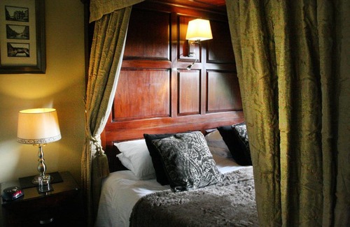 Truro House | TOWNHOUSE ROOMS