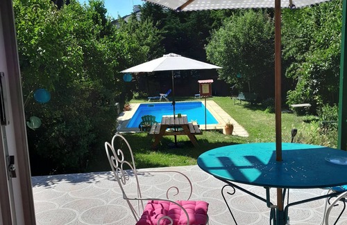 Le Raincy Villa | Townhouse with pool near Paris