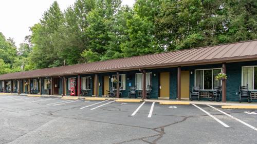 Townsend Hotel | Townsend River Breeze Inn