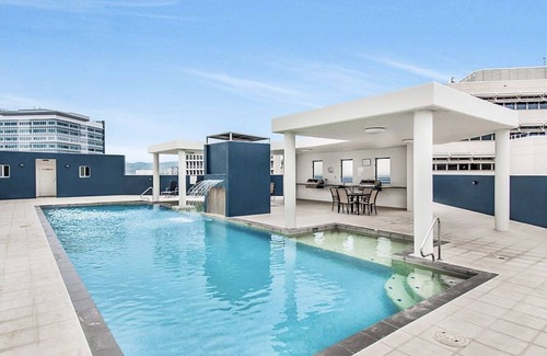 Townsville Apartment | Townsville City Ocean Views