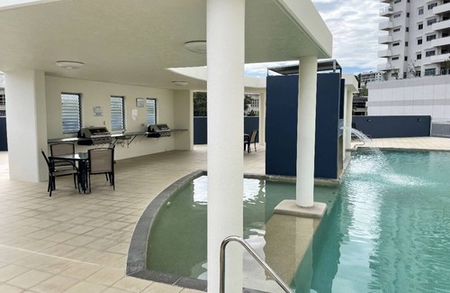 Townsville Apartment | Townsville City Ocean Views