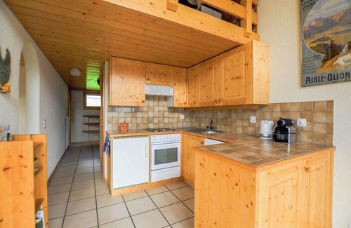 St. Luc Apartment | Très beau duplex combles plein sud, vue splendide ! Aisément accessible, à l'entrée du village, à pr