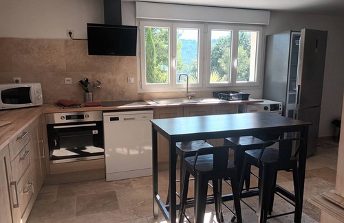 Brignoles Apartment | Très Beau Meublé Vacance, Clim Jacuzzi, Jardin,tout Confort !