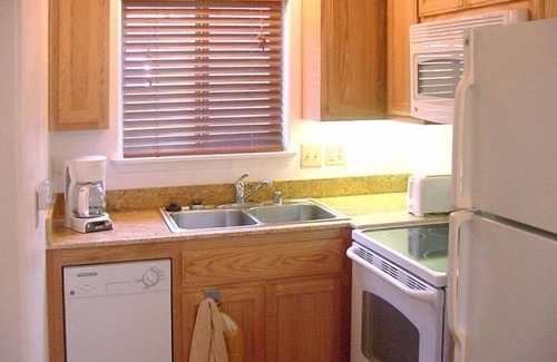 Mariposa Cabin | Trabucco Gardens - Yosemite Gold Country Stargazing Retreat!