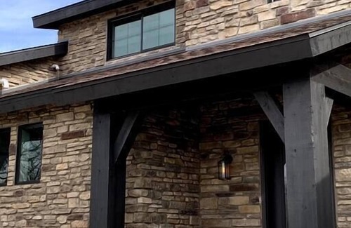 Branson House | Tracy Street Tower - 10 Bedroom