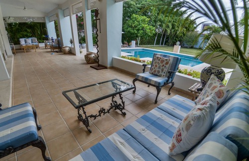 Colonia Independencia House | Traditional large house in Cozumel - Garden and Pool