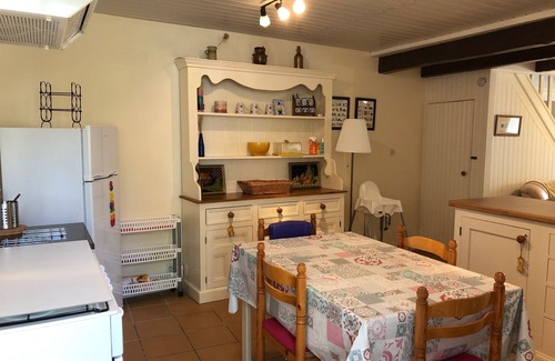 Fontaine Chalendray Cottage | Traditional Charentaise cottage with pool, in the heart of Cognac country