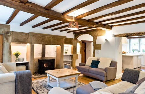 Ashford-in-the-Water House | Traditional 5 bedroom stone built farmhouse, near Monsal Trail and Bakewell.