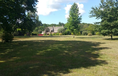 Camoel House | Traditional breton cottage near beach in huge fenced park for total privacy