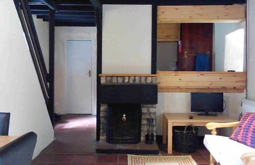 Coolaney Cottage | Traditional Cosy Stone Cottage