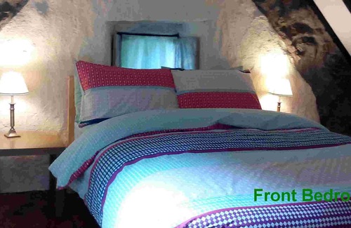 Coolaney Cottage | Traditional Cosy Stone Cottage