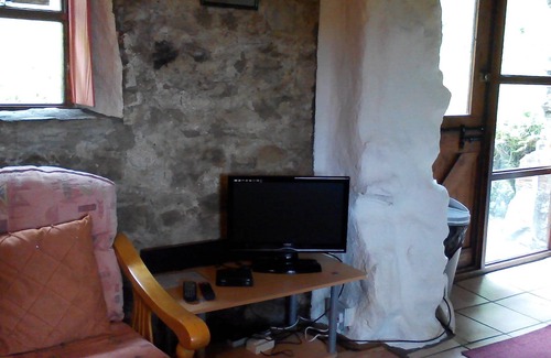 Coolaney Cottage | Traditional Cosy Stone Cottage