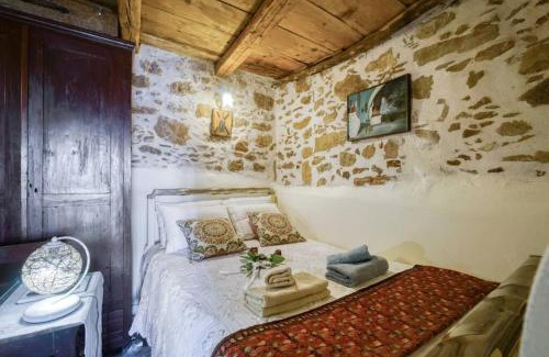 Kastelli Apartment | Traditional Cretan Stone House in the Center of Crete