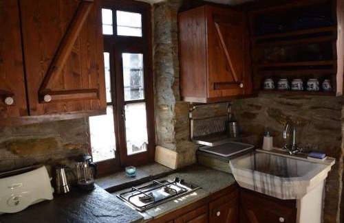 Polygyros Cabin | Traditional Greek Cottage