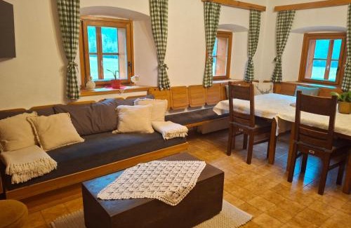 Studor House | Traditional homestead Guhar in Radovna