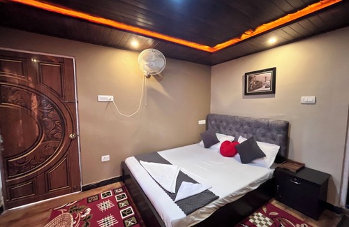 Karsiyang Hotel | TRADITIONAL HOTEL AND RESTAURANT