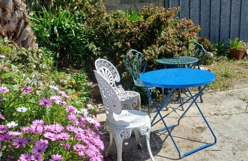 Henvic House | Traditional house in Henvic, green garden, close to the sea.