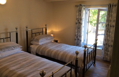 Saint-Domet Cottage | Traditional luxury cottage, peace and quite, fantastic night skies.