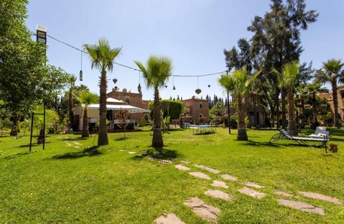 Sidi Abdallah Ghiat Villa | traditional villa in a quiet area
