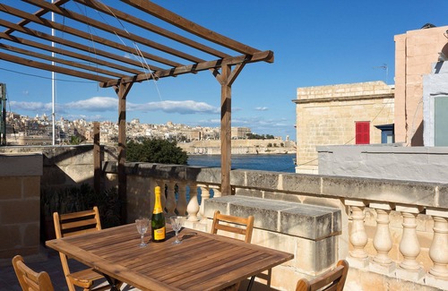 Senglea House | Traditional Maltese Townhouse, Roof Terrace and Views