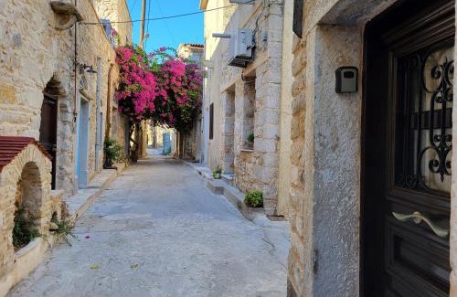 Kalamoti House | Traditional medieval Holiday House In Kalamoti