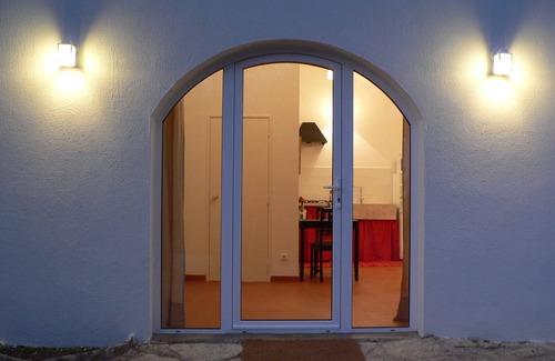 Cascais House | Traditional House surrounded by a large Garden Near the Beach, Sintra & Cascais
