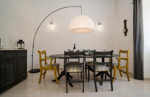 Gorjoes Villa | Traditional Countryside Quinta in Santa Barbara de Nexe