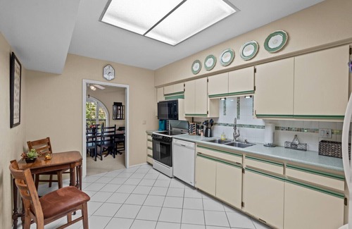 Cresta Loma Estates House | Traditional Pueblo Townhome