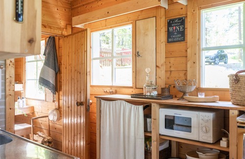 Raseborg House | Traditional Seaside Cottage