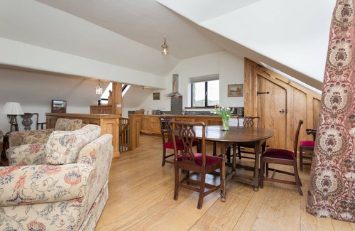 Kendal Cottage | Traditional & spacious 2 bedroom cottage on the edge of the Lake District