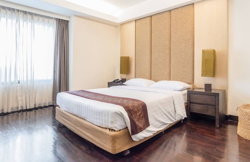 Samsen Nai Condo | Traditional Timber 2BR Just 5 minutes to BTS