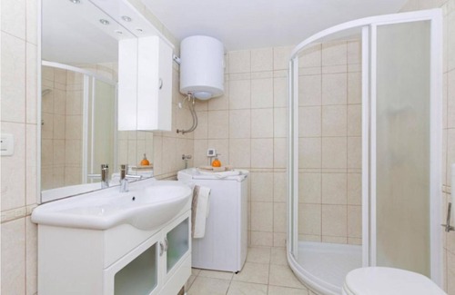 Ripenda Kras Apartment | Traditional two-bedroom Apartment with Terrace Kazun