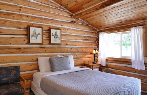 Wapiti Hotel | Trail Shop Inn