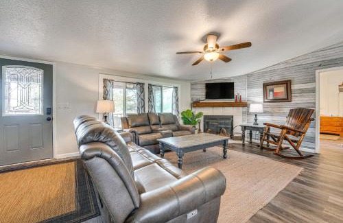 Gonzales House | Trails, Creek and Wildlife Country Harwood Retreat