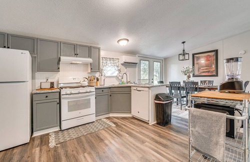 Gonzales House | Trails, Creek & Wildlife: Country Harwood Retreat