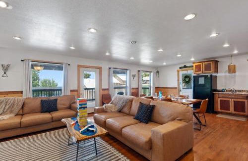 Bryant House | Trails End Cabin with a hot tub fire pit & indoor pool
